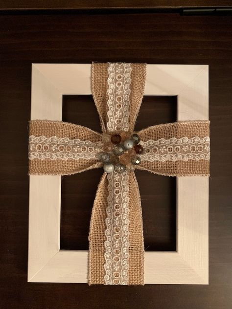 Burlap Cross - Etsy Canada Burlap Card, Burlap Crafts Diy, Wooden Cross Crafts, Burlap Cross, Cross Wall Art, Easter Crafts For Adults, Easter Wood Crafts, Picture Frame Crafts, Burlap Projects