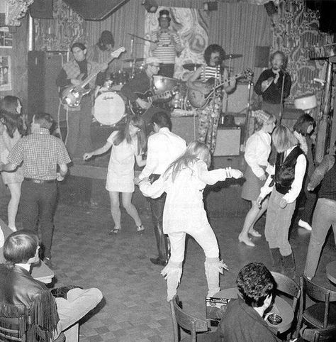 Mothers Of Invention, Whiskey A Go Go, Go Go Dancing, Johnny Rivers, Whisky A Go Go, 60s Music, Sunset Strip, People Dancing, Vintage Los Angeles