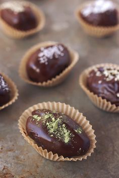 Chocolate Covered Stuffed Dates - Tasty Yummies Dates Dipped In Chocolate, Stuffed Dates Dessert, Dates Chocolate Recipes, Dates Recipes, Date Recipes Desserts, Rum Truffles, Stuffed Dates, Buttered Rum, Homemade Vanilla Extract