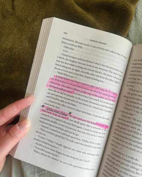 ✨ PRACTICE MAKES PERFECT by Sarah Adams ✨ #reread #bookreview i read this in 2023 and i absolutely ADORED it, and when i needed a romance book to read after a rough few days, i knew this book was the book to re-read. i love sarah adams’s writing but this one was just perfect. i loved the story, the characters, and the small town of it all. in the book’s dedication, it says “this one is for the softies.” and it’s absolutely right. this book is for the girls who always felt left out or misu... When In Rome Book, Practice Makes Perfect Sarah Adams, Will Griffin, Team Jess, Sarah Adams, Butterflies In My Stomach, Book To Read, Practice Makes Perfect, Small Town Romance