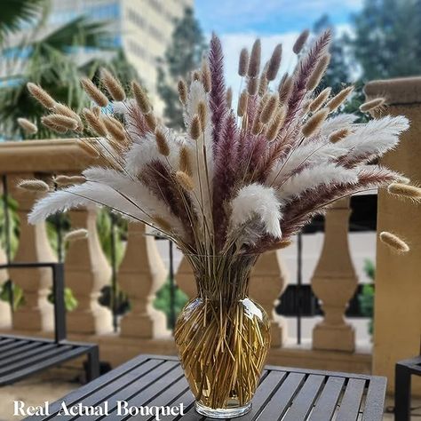 Dried boho wedding pampas grass for centerpieces Boho Home Kitchen, Pampas Grass Arrangement, Simple Centerpieces Diy, Grass Decoration, Boho Wedding Centerpieces, White Pampas, Rabbit Tail, Diy Centerpiece, Pampas Grass Bouquet