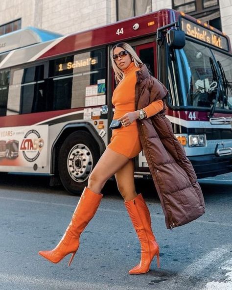 Orange Boots Outfit, Boots Autumn Outfit, Boots Outfit Fall, Orange Boots, Vest Puffer, Fall Boots Outfit, Stiletto Boots, Outfit Fall, Winter Coats