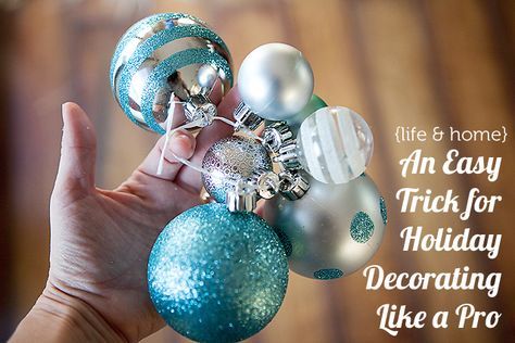 Kristin’s back today sharing a really smart way to bring your holiday decor up a notch this year. I’m already eyeing a large window in our living room to try it out! Decorating for the holidays can be so much fun!  I love changing things out and making each year slightly different from the last.  … Simple Holiday Decor, Christmas Tablescape, Large Window, Navidad Diy, Simple Holidays, Noel Christmas, Holiday Diy, Christmas Deco, Christmas Joy