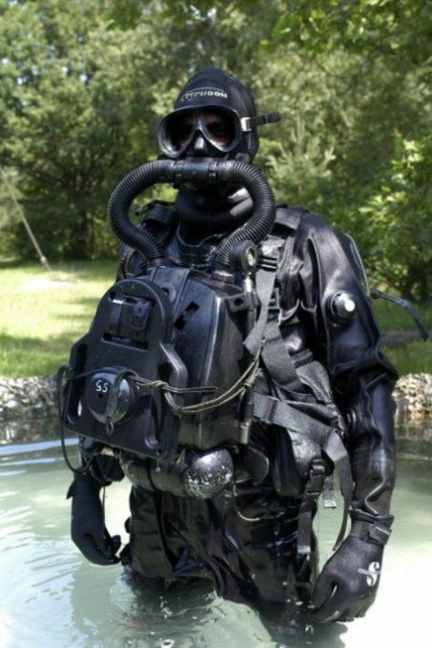 Technical Diving, Diver Down, Deep Sea Diving, Scuba Diving Equipment, Cave Diving, Scuba Diving Gear, Scuba Gear, Military Special Forces, Diving Suit