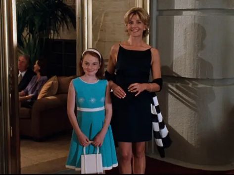 Nancy Meyers Movies, French Style Clothing, The Parent Trap, Natasha Richardson, Iconic Outfits, Simple White Dress, Parent Trap, 90s Looks, Movies Outfit