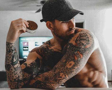 Tattooed Guys Aesthetic, Tattoo Guys Aesthetic, Male Cowboy Aesthetic, Bradley Thor Tattoo, Tattoo Male Aesthetic, Tattooed Cowboy Aesthetic, Thoren Bradley Tattoos, Tattooed Man Aesthetic, Men With Beards And Tattoos