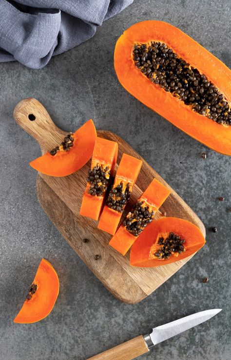 Papaya Health Benefits, Papaya Benefits, Seeds Benefits, Papaya Seeds, Fruit Benefits, Papaya Fruits, Lots Of People, Herbs For Health, Tropical Fruits