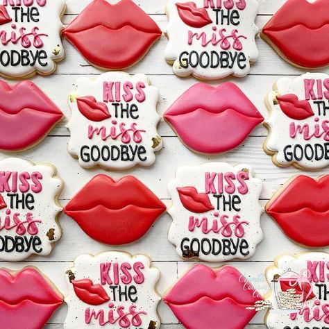 Goodbye Cake, Bachelorette Party Cookies, Kiss The Miss Goodbye, Wedding Shower Cookies, Bachelorette Cookies, Pink Bachelorette, Kiss Cookies, Bridal Shower Cookies, Bachelorette Party Planning