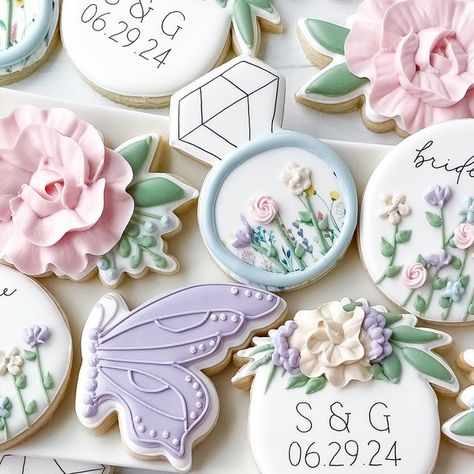 Fancy Yancy Cookie Co. on Instagram: "Bride to be 💜 • • • • #houstoncookies #cookiedecorating #houstoncookiebaker #customcookieshouston #decoratedcookieshouston #bridalshowercookies #butterflycookies" Butterfly Bridal Shower Cookies, Lifetime Of Butterflies Bridal Shower Theme, Butterfly Cookies Decorated, Butterflies Cookies, Lifetime Of Butterflies, Bach Themes, Butterfly Wedding Theme, Bridal Cookies, Cookies Wedding