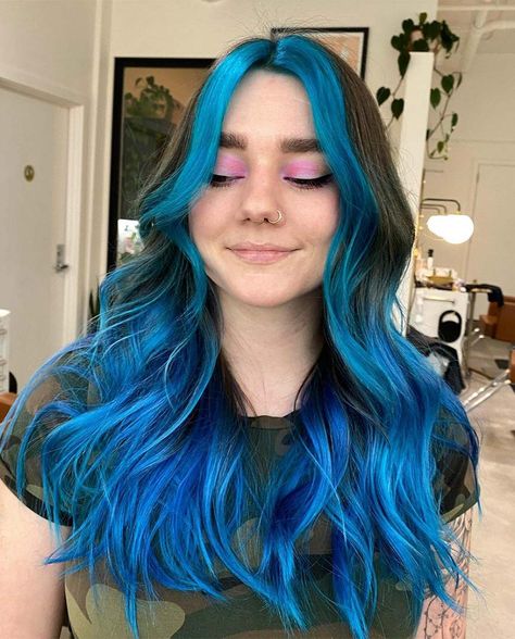 Blue Hair With Blonde Front Pieces, Blue Front Highlights, Blue Hair Front Pieces, Blue Hair With Brown Roots, Two Front Strands Of Hair Dyed Blue, Blue Front Strands Of Hair, Long Butterfly Haircut, Blue Money Piece Hair, Blue Balyage Long Hair