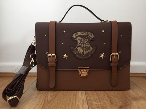 Hogwarts Bag, Harry Potter Coins, Hogwarts School Supplies, Harry Potter School Supplies, Harry Potter Bag, Harry Potter Colors, Harry Potter School, Harry Potter Merch, Hogwarts Dr