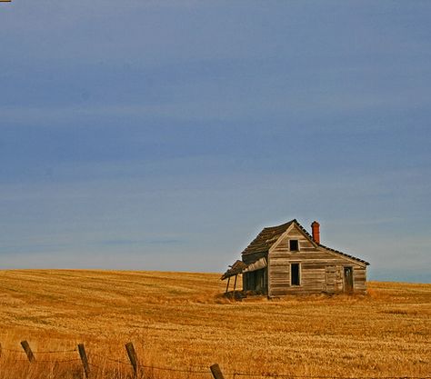 Middle of nowhere | Rebecca Tifft | Flickr The Middle Of Nowhere, House In Middle Of Nowhere, House In The Middle Of Nowhere, Middle Of Nowhere Aesthetic, Rural Cybercore, Isolated Homes, Midwest Road Trip, Old Abandoned Buildings, Wolf Eyes