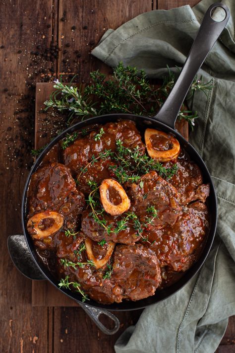 Unlock the culinary charm of humble beef cuts like osso bucco, effortlessly transformed into hearty, family-favourite meals any day of the week. 🥣⁠ ⁠ Imagine returning home to the irresistible aroma of slow-cooked Beef Osso Bucco filling your kitchen after a busy day. 🍲✨ ⁠ ⁠ Discover this recipe and the delight of premium Barossa Fine Foods fresh beef via the link in bio, and let us know which cut is your favourite slow cooker star? ⭐️⁠ ⁠ #BarossaFineFoods #TasteTheDifference #SlowCookerMagic Braised Osso Bucco Recipe, Beef Bourginon Recipe Slow Cooker, Beef Osso Bucco Recipe Oven, Bison Osso Bucco Recipe, Meat Eater Steven Rinella Recipes, Beef Shin Stew, Italian Osso Bucco Recipe, Beef Bones Recipe, Slow Cooker Osso Bucco Recipe