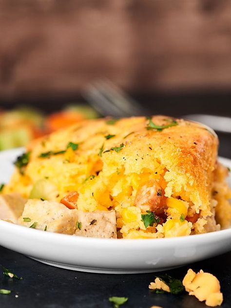 #ad This Leftover Turkey Cornbread Casserole is the PERFECT way to revive Thanksgiving leftovers. Turkey and veggies topped with gravy and an easy cornbread! showmetheyummy.com #SwitchCircle #JennieO Turkey Casserole Recipes Leftover, Turkey Noodle Casserole, Turkey Casserole Recipe, Leftover Turkey Casserole, Leftover Cornbread, Cornbread Casserole Recipe, Leftover Turkey Soup, Thanksgiving Casserole, Turkey Soup Recipe