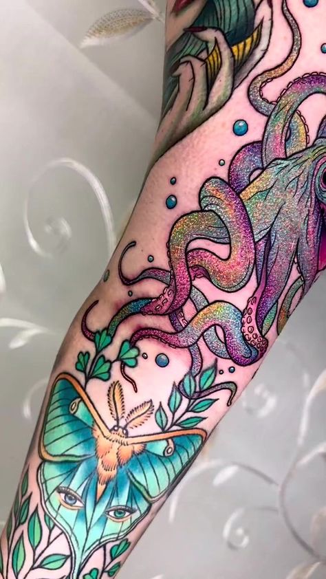 Glitter Tatoos, Bright Tattoos, L Quotes, Full Back Tattoos, Floral Tattoo Sleeve, Gorgeous Tattoos, Gaming Tattoo, Mermaid Tattoo, Glitter Tattoo