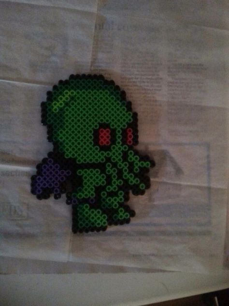 Little Cthulhu Perler beads Cthulhu Perler, Perler Christmas, Nerd Crafts, Hp Lovecraft, Bead Sprite, Perler Bead Art, Perler Bead, Cthulhu, Perler Beads