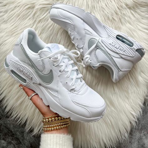 Basic White Shoes For Women, Men Tennis Shoes, Popular Shoes 2023, Nice Shoes Women, Basic Shoes For Women, Cool Sneakers Women, Cute Shoes Women, Women’s Shoes, Cute White Shoes