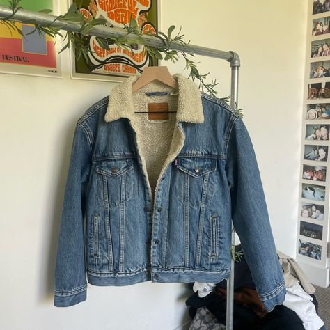 Levi’s Vintage Jean Jacket Never Worn! Thrift List, Country Clothes, Levi Denim Jacket, Clothes Wishlist, Vintage Jean Jacket, Vintage Levis Jeans, Levis Jacket, Current Trends, Trends 2024