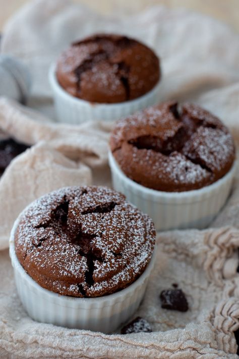 Favorite Dessert, Chocolate Souffle Recipes, Suffle Recipe Chocolate, Chocolate Souffle Recipe, Souffle Chocolate, Easy Chocolate Souffle, French Chocolate Souffle, Chocolate Souffle Castella Cake, Dark Chocolate Souffle