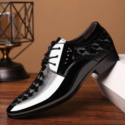 Black Formal Shoes, Patent Leather Oxfords, Men's Wedding Shoes, Casual Dress Shoes, Oxford Shoes Men, Business Shoes, Leather Oxford Shoes, Patent Leather Shoes, Leather Moccasins