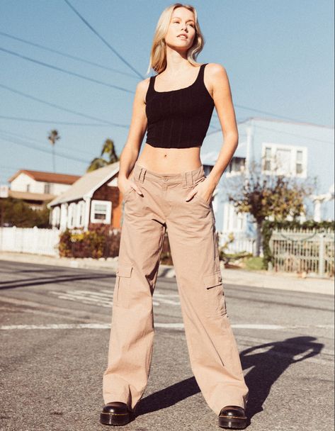 Low Rise Outfit, Khaki Corduroy Pants, Canvas Cargo Pants, Low Rise Cargo Pants, Corduroy Pants Outfit, Khaki Pants Outfit, Y2k Cargo Pants, Tan Cargo Pants, Side Leggings