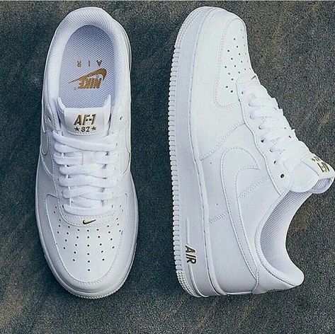 Nike Air Force 1 #Women - Listed in Best of #Nike #Fashion #Sneakers #FashionAccessories#Shoes #Activewear #NikeWomen #GetTheLook N108 Nike Air Force 1 Women, Air Force 1 Women, Nike Fashion Sneakers, Kicks Shoes, Streetwear Mode, Tenis Nike, Nike Air Shoes, Fresh Shoes, Hype Shoes