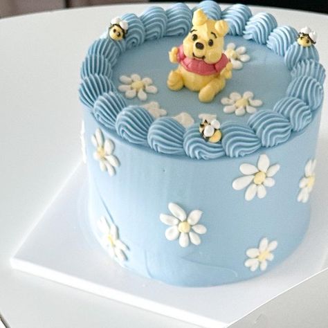 Simple Disney Cake Designs, Small Winnie The Pooh Cake, Quirky Birthday Cake, Pooh Bear Cake, Winnie The Pooh Birthday Cake, Daisies And Bees, Second Birthday Cakes, 1st Birthday Celebration, Pooh Cake