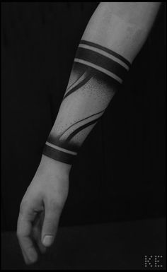 Band Sleeve Tattoo, Tattpp Ideas, Maori Tattoo Meanings, Black Band Tattoo, Herren Hand Tattoos, Tattoo Band, Forearm Band Tattoos, Band Tattoo Designs, Armband Tattoo Design