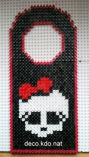 Monster High Crafts, Melt Beads Patterns, Easy Perler Bead Patterns, Perler Creations, Pearl Beads Pattern, Easy Perler Beads Ideas, Hamma Beads, Art Perle, Perler Bead Templates