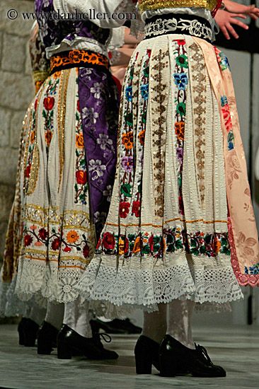 Croatian folk-dress (lace and embroidery showing at back of skirts, not covered by aprons) Slovenian Clothing, Kosovo I Metohija, Folklore Fashion, Costumes Around The World, Hungarian Embroidery, Folk Clothing, Redwork Embroidery, Hippy Chic, Mode Boho