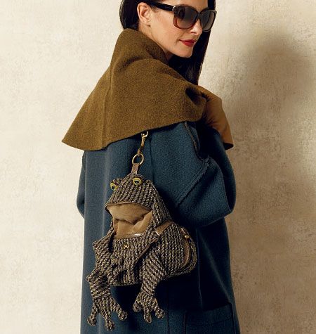 Vogue Patterns 8942 Bags sewing pattern Frog Bag, Owl Sewing Patterns, Owl Bag, Tweed Bag, Pattern Purse, Animal Bag, Backpack Pattern, Dress Making Patterns, Vogue Sewing Patterns