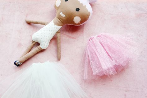 Diy Doll Clothes, Tutu Pattern, Diy Tutu Skirt, Doll Dresses Diy, Doll Tutu, Diy Tulle, How To Make Tutu, Diy Tutu, Dolls Clothes Diy