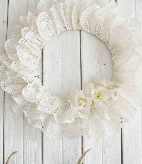 White Wreath Diy, Doily Wreath, Diy Hangers, Heart Doilies, Twine Wreath, Paper Doily Crafts, Ella Claire, Valentine's Wreath, Valentine Decoration