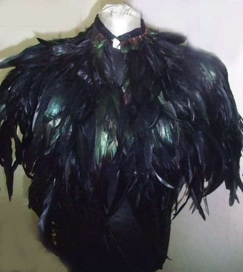 Black long rooster feathers cape to the waist line and by eilasan Feather Capelet, Evil Queen Costume, Raven Feather, Feather Cape, The Huntsman, Bird Party, Waist Line, Rooster Feathers, Black Cape