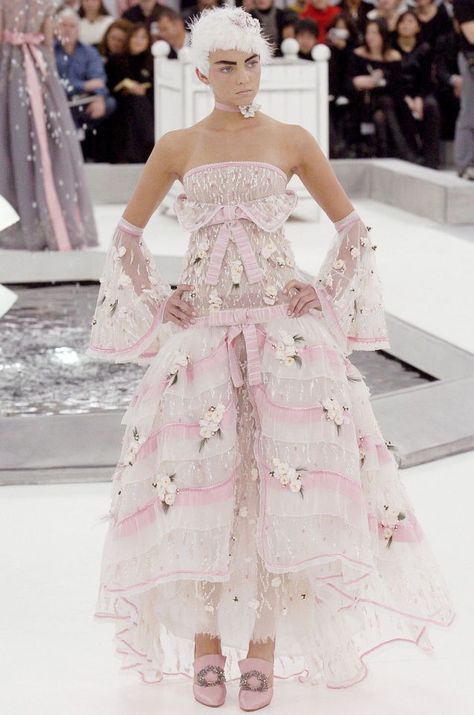 Haute Couture Paris, Runway Fashion Couture, Couture Looks, Chanel Couture, Haute Couture Dresses, Chanel Haute Couture, Chanel Spring, Fairytale Dress, Marie Antoinette