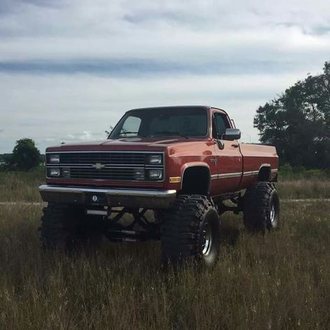 1984 Chevrolet K20 lifted Truck Lifted, Xe Porsche, Demon Book, Custom Lifted Trucks, Lifted Chevy Trucks, Lifted Chevy, Chevy Pickup Trucks, Old Pickup Trucks, Jacked Up Trucks