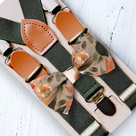 This floral taupe terracotta bow tie & olive suspender set is a great choice for ring bearer gift, ring bearer outfit, bowtie, floral bow tie, boho wedding, green bow tie, eucalyptus wedding, or any other special occasion. ❤ **Please Specify**  Bow Tie Only (w/ Clip or Neck Strap), Suspenders Only, or Bow Tie Only & Susp (Bow Tie and Suspenders) SUSPENDERS- One Pair of our Quality Suspenders BOW TIE - One Bow Tie on White Adjustable STRAP or Alligator CLIP PET BOWTIE w/ Elastic Loops- Slips on a Dark Green Ring Bearer Outfit, Terracotta Bow Tie, Boho Ring Bearer, Boho Wedding Green, Ring Bearer Ideas, Ring Bearer Gift, Burnt Orange Weddings, Ring Bear, Ring Bearer Gifts