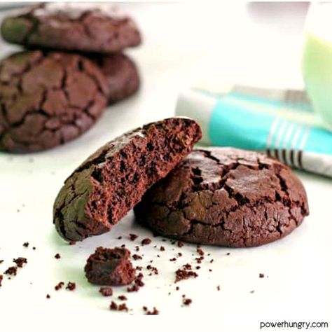 Double Chocolate Chickpea Flour Cookies {Vegan} | power hungry Chickpea Flour Cookies, Chickpea Flour Recipes, Chickpea Cookies, Garbanzo Bean Flour, Garbanzo Bean, Bean Flour, No Flour Cookies, Cookies Vegan, Favorite Cookie Recipe