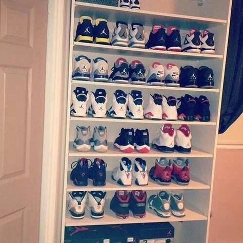 Sneaker Shelf, Jordan Outfit Women, Jordan 11 Outfit Women, Sneaker Storage, Nike Air Max 2016, Nike Free Runners, Sneak Attack, Adidas Shoes Outlet, Lebron Shoes