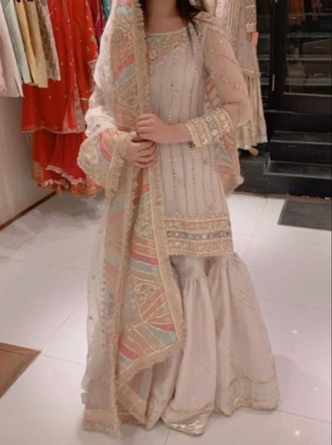 Sharara Designs For Nikkah, Wedding Gharara, Nikah Dresses, Asian Attire, Nikkah Bride, Asian Wedding Dress Pakistani, Dress Designs For Girls, Sharara Designs, Asian Bridal Dresses