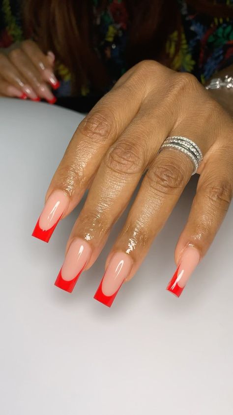 Red French Tip Black Women, Acrylic Nails With Red Tips, Red Tips Acrylic Nails, French Manicure Pink Tips, Square Red French Tip Nails, French Red Tip Nails, Medium Red Nails, Red Tip Acrylic Nails, Red French Tips Nails