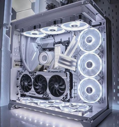 White Gaming Pc Build, White Gaming Setup, Best Pc Setup, Gaming Computer Room, Custom Computer Case, Tmax Yamaha, Pc Builds, Gaming Pc Build, Gamer Setup