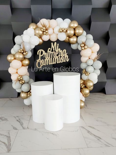 First Communion Balloon Decorations, Ideas Para Primera Comunion, Cowboy Birthday Party Decorations, Decoration Communion, Recuerdos Primera Comunion Ideas, First Communion Decorations, Communion Decorations, First Communion Party, Baptism Decorations