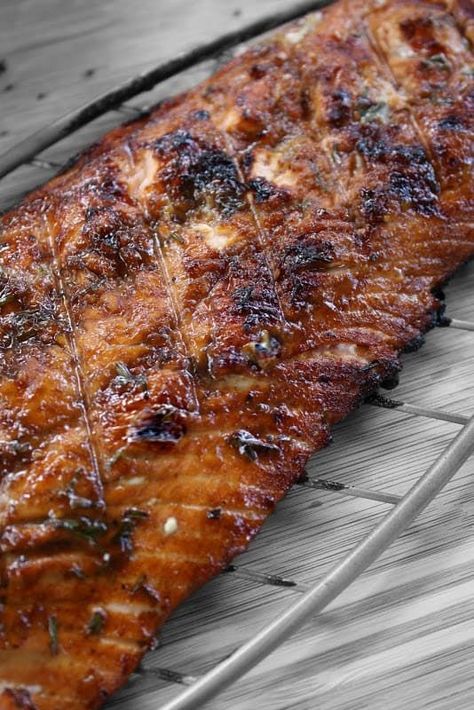 Grilled Salmon with Pomegranate Molasses and Chives Salmon With Pomegranate, Seafood Board, Fish Cooking, Seafood Platter, Pomegranate Molasses, Fish Recipe, Grilled Fish, Grapefruit Juice, Grilled Salmon