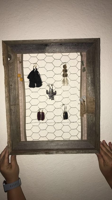 Chicken Wire Jewelry Holder Diy, Chicken Wire Crafts Wall Shelves, Chicken Wire Earring Holder, Chicken Wire Jewelry Holder, Chicken Wire Frame Jewelry Holder, Picture Frame Jewelry Holder Diy Earring Display, Picture Frame Earring Holder Chicken Wire, Diy Earring Holder, Wood Jewelry Display