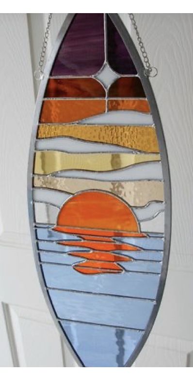 Diy Stained Glass Window, Stained Glass Studio, Glass Window Art, Stained Glass Birds, Surfboard Design, Stained Glass Decor, Stained Glass Ornaments, Glass Lamps, Stained Glass Suncatchers