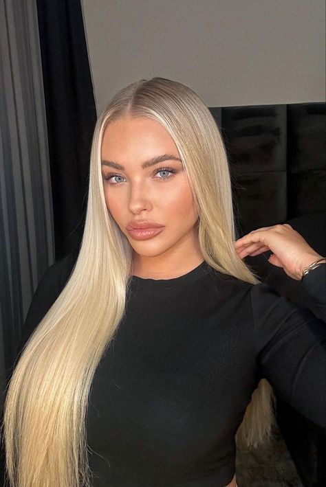 Blonde Hair Dark Eyebrows, Pretty Blonde Hair, Fashion Outfits Dresses, Dark Eyebrows, Blonde Hair Transformations, Hair Curling Tips, Ash Blonde Hair, Outfits Dresses, Blonde Hair Inspiration