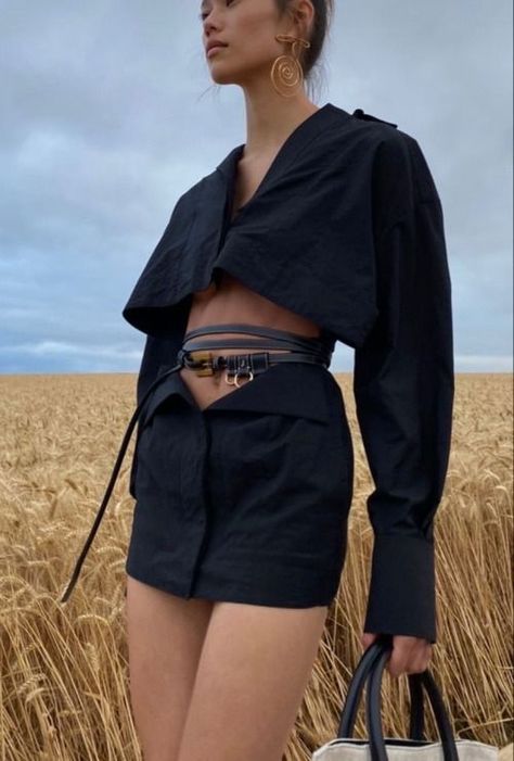 Jacquemus Runway, Jacquemus Style, Fashion Gone Rouge, Runway Outfits, Model Aesthetic, Fashion Killa, Couture Fashion, Runway Fashion, Fashion Inspo Outfits