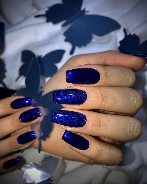 Deep Blue Dip Powder Nails, Pretty Dark Blue Nails, Acrylic Nails Ideas Royal Blue, Metallic Royal Blue Nails, Dark Blue Powder Nails, Dark Blue Acrylic Nails Coffin Short, Dark Sky Blue Nails, Blue Nail Dip Designs, Dark Blue Light Blue Nails