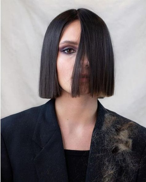 Bob Haircuts 2024 16 Ideas: Classic to Modern Bobs for Every Woman Long Layer Bob, Black Short Bob, Layer Bob, Curling Thick Hair, Hairstyle For Summer, New Trendy Hairstyles, Sleek Bob Hairstyles, Bobbed Hair, Long Layer